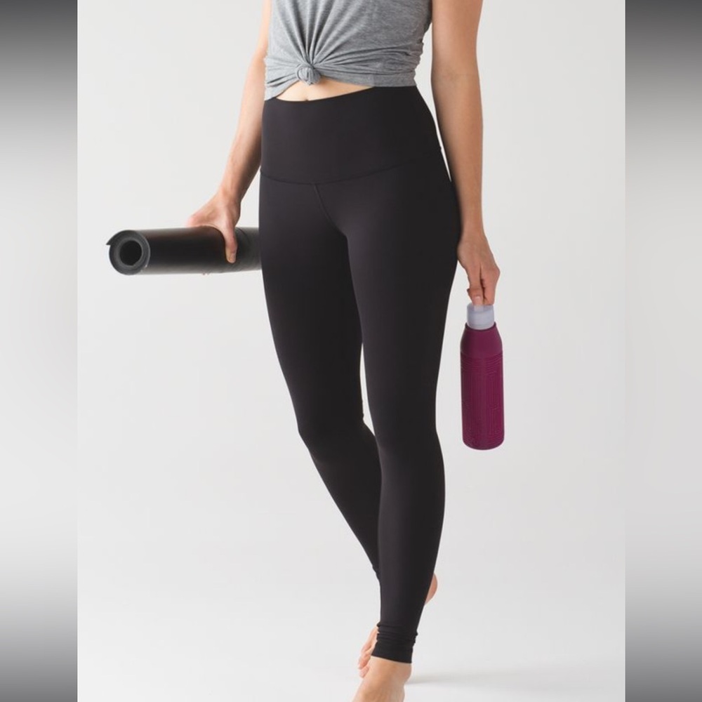 Lululemon High Rise Wunder Under black Leggings • size 4